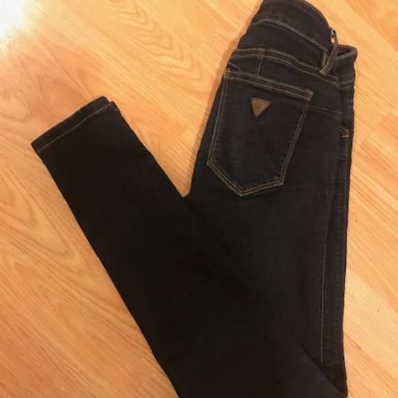 Guess Jeans - Picture 3 of 10